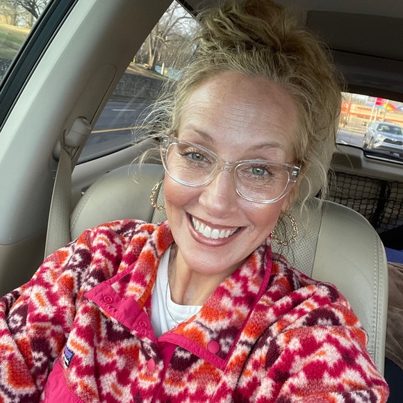 Meet your Posher, Cristal, added chemo hair!!! February 2025!!! - Picture 8 of 9